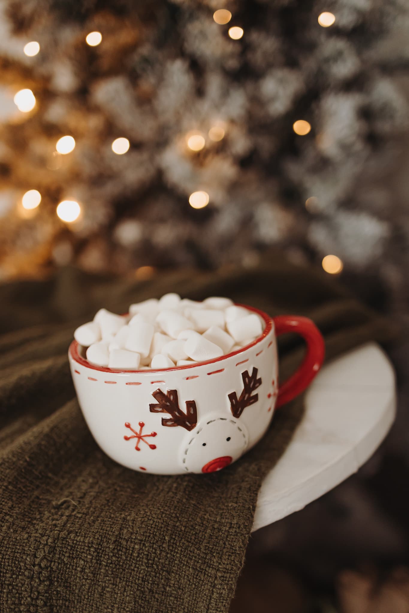 Xícara de marshmallow do Noel